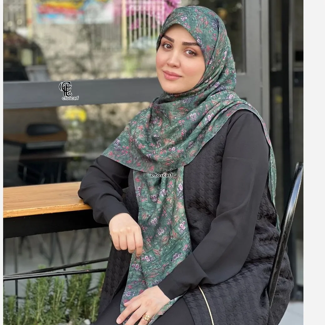 روسری نخ طرح گلشن قواره 140 زمینه سبز آبرنگی گل ریز