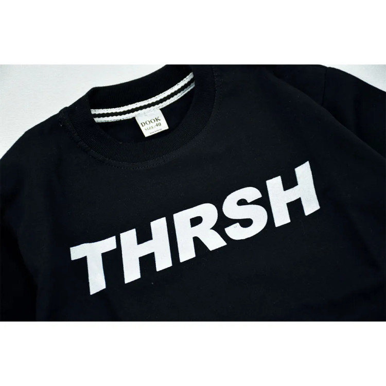 ست تیشرت و شلوارک پسرانه مشکی طرح THRSH جنس پنبه و کتان