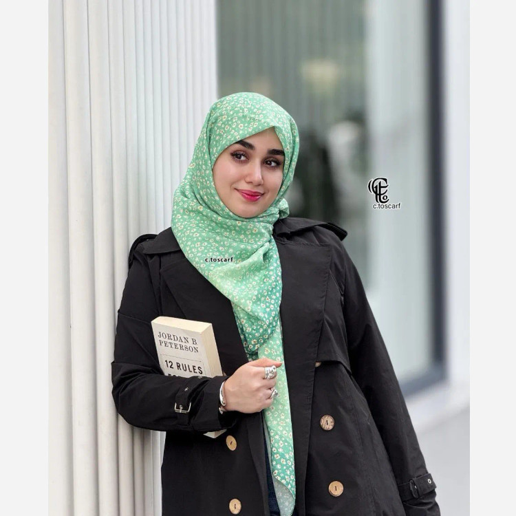 روسری نخ کاستوم طرح صوفیا سایز بزرگ و متوسط سه رنگ کرم هلویی یاسی سبز