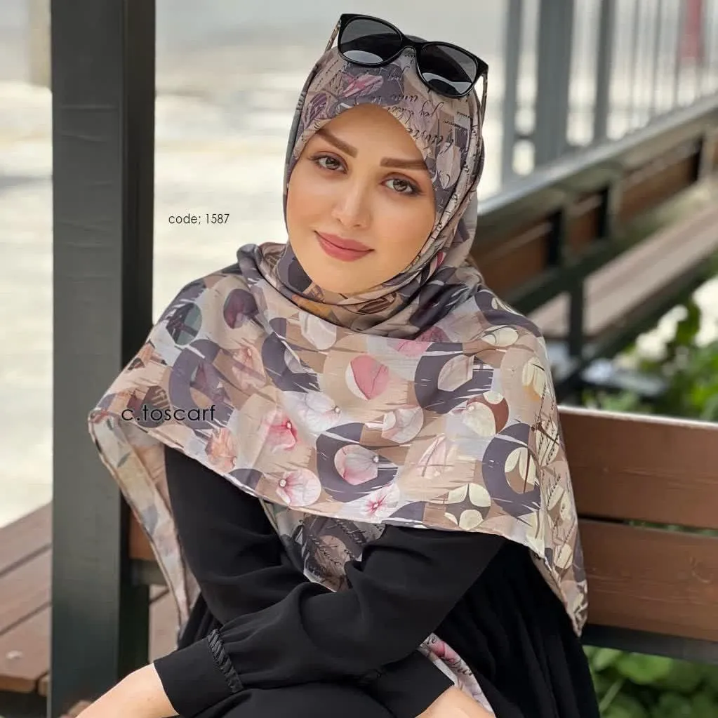 روسری نخ کاستوم سیتو طرح رِسپینا قواره بزرگ 140 سانتیمتر دور دست دوز