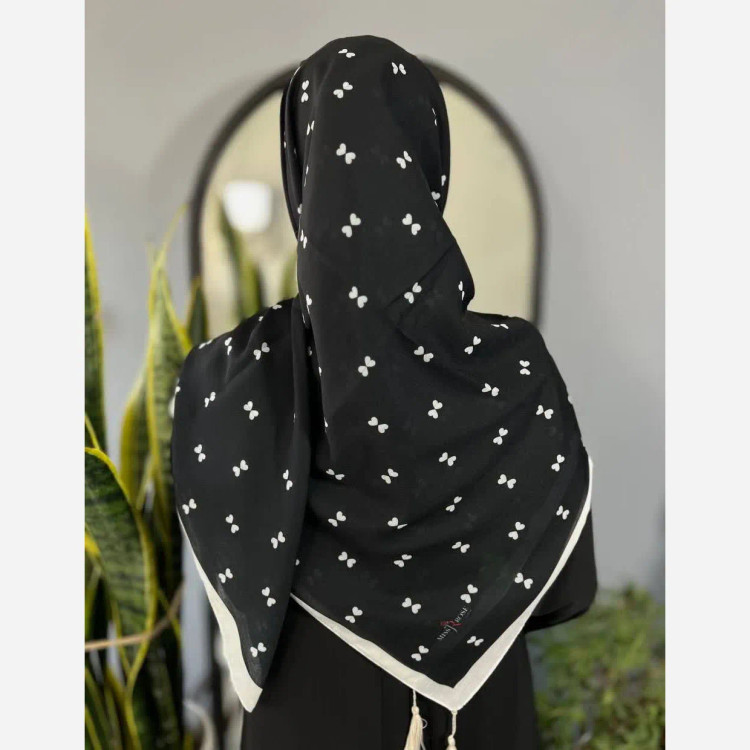 روسری سوپر نخ قواره 140 طرح رزیتا برند میس رز