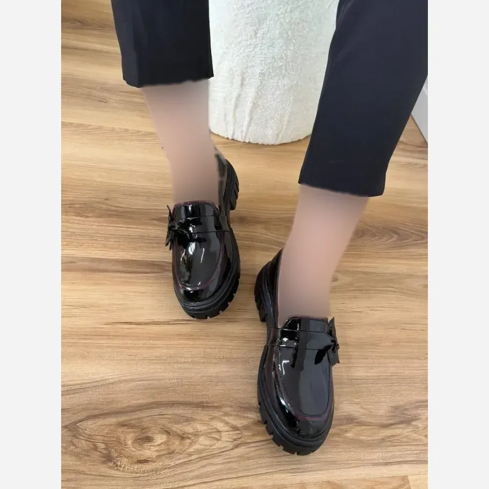 کفش لوفر زنانه پاشنه 5 سانت مدل پاپیونی جنس بیاله مات و براق