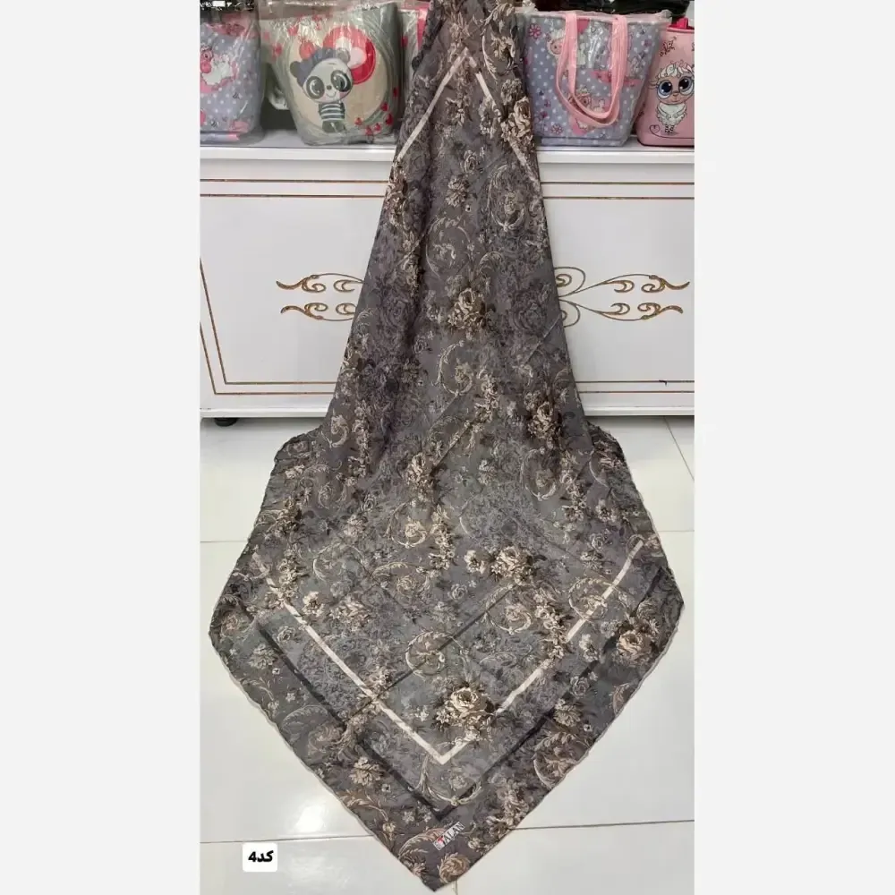 روسری نخی قواره 140 طرح پروانه دور دست دوز مناسب زیر چادر