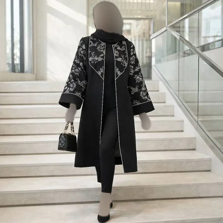 مانتو مجلسی زنانه مدل عطرین جنس سوپر مازراتی با خرجکار پولک دوزی و مغزی شاین رنگ مشکی سایز 38 تا 60