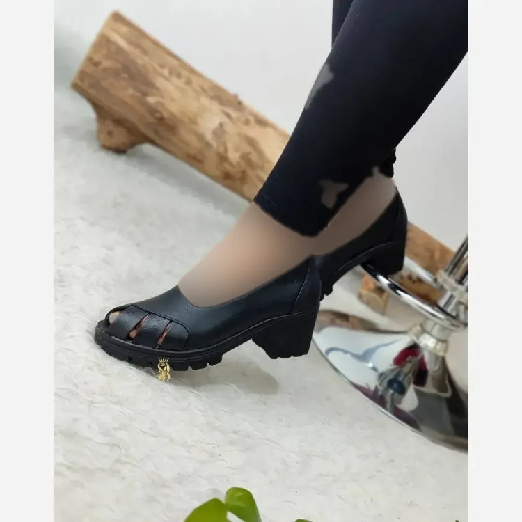 کتونی لژدار طبی زنانه مدل نایک با زیره PU و رویه کتان