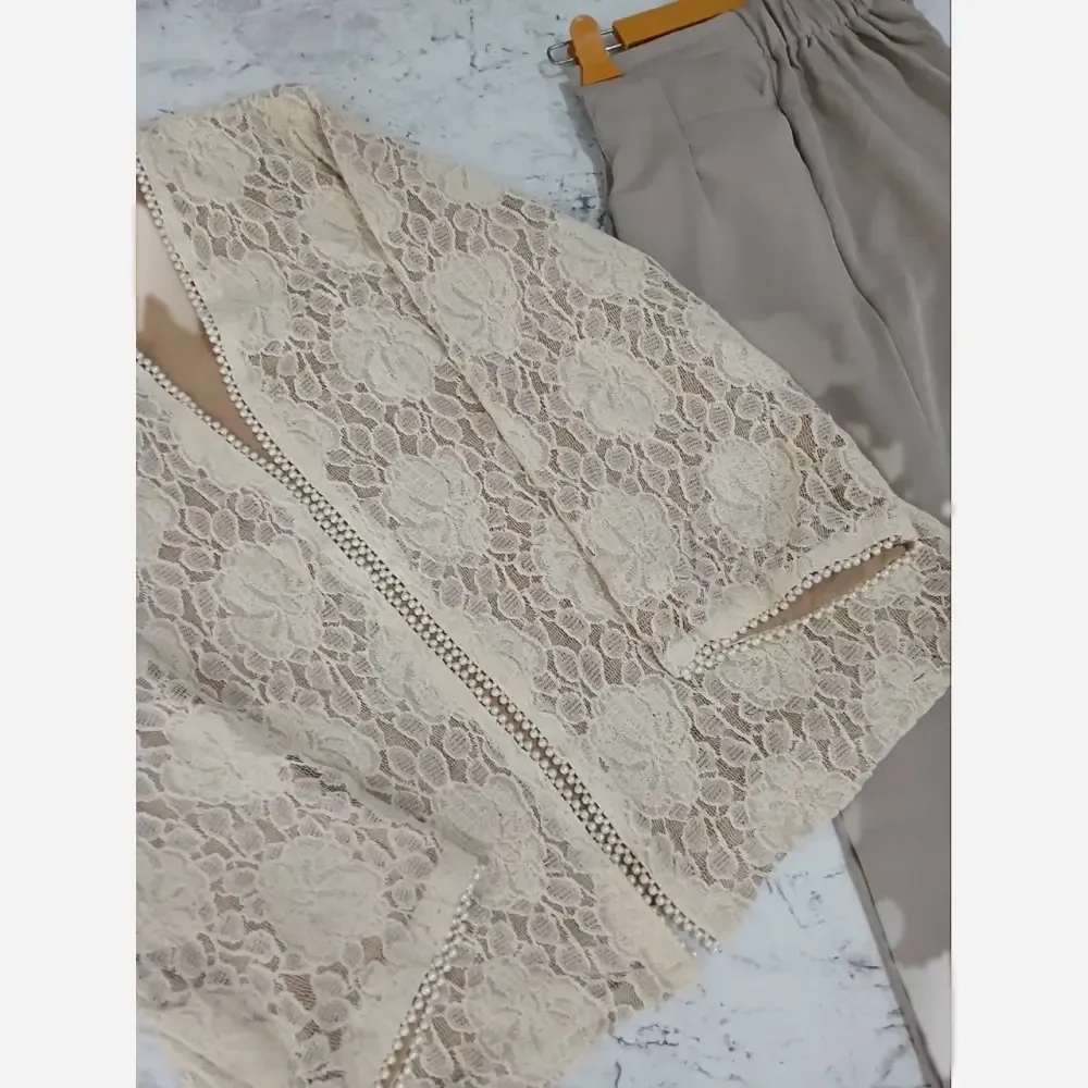 ست کت و شلوار مجلسی زنانه جنس گیپور دانتل و شلوار مازراتی سایز 36 تا 48