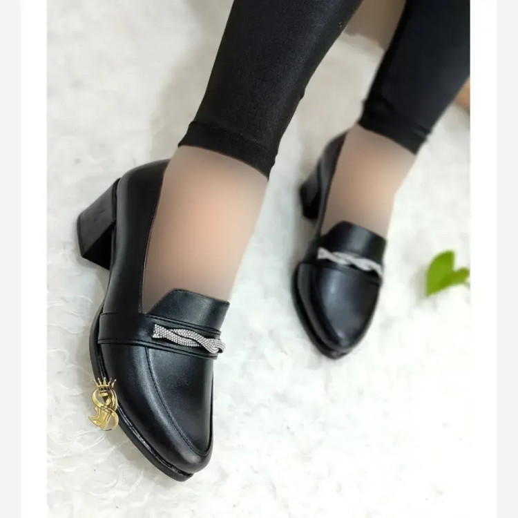 کفش طبی مجلسی زنانه مدل نیلوفر پاشنه 5 سانت چرم صنعتی رنگ مشکی