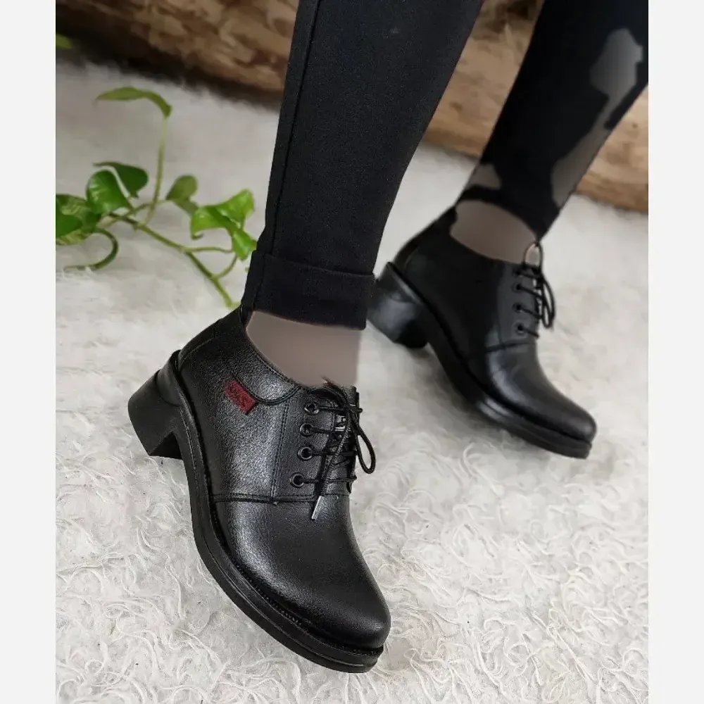 کفش طبی زنانه چرم صنعتی مدل لبخند رنگ مشکی پاشنه 3 سانت