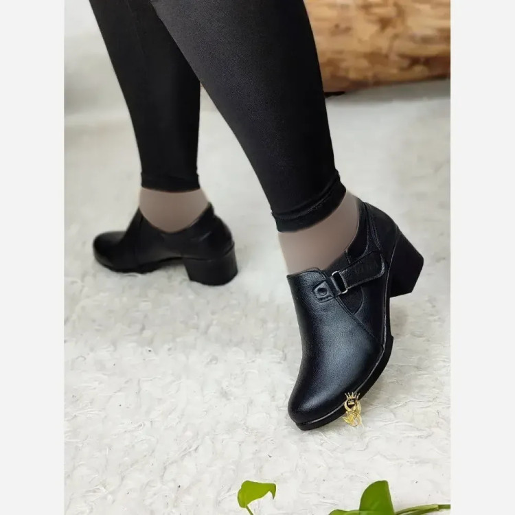 کفش طبی زنانه مدل وارش رویه چرم صنعتی زیره pu پاشنه 5 سانت رنگ مشکی