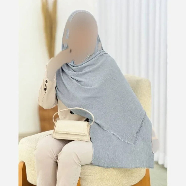 شال پلیسه لمه دار دور ریش ابعاد 175 در 75 سانتی متر