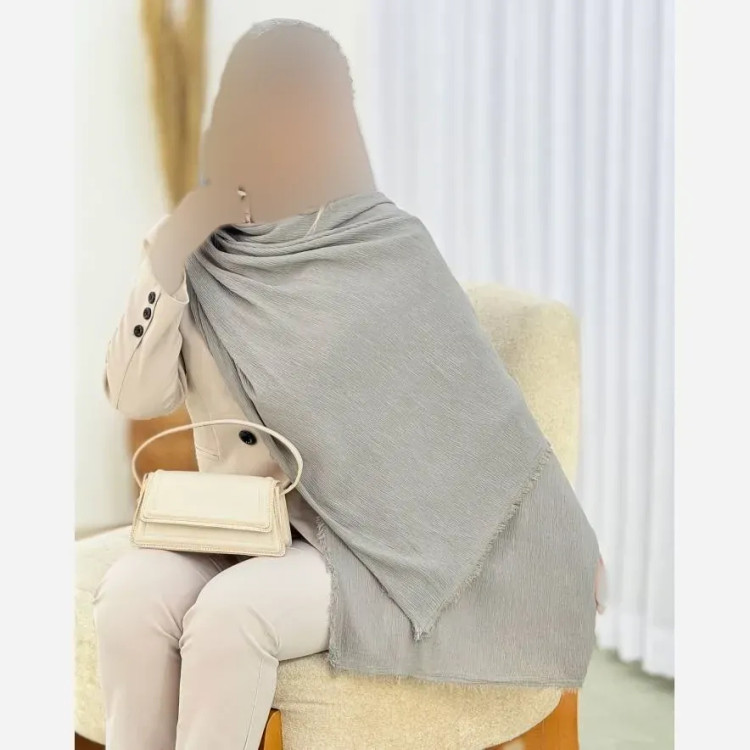 شال پلیسه لمه دار دور ریش ابعاد 175 در 75 سانتی متر