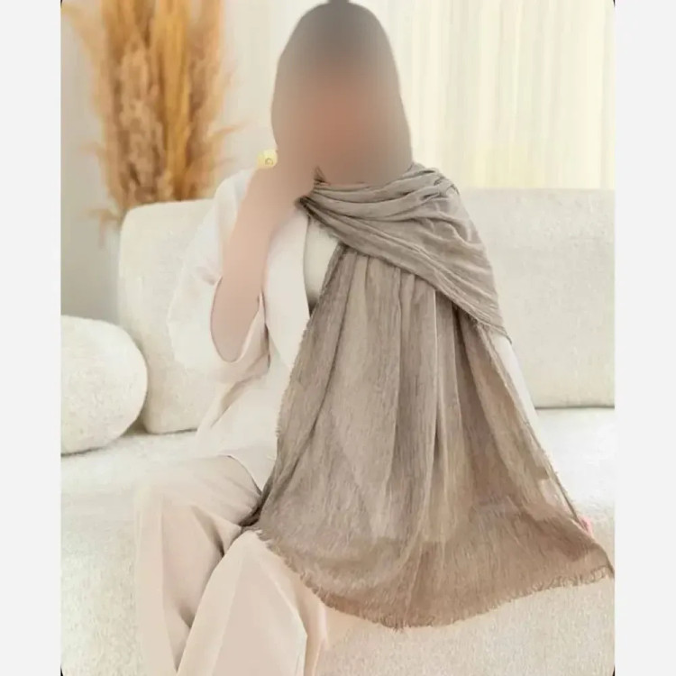 شال پلیسه لمه دار دور ریش ابعاد 175 در 75 سانتی متر