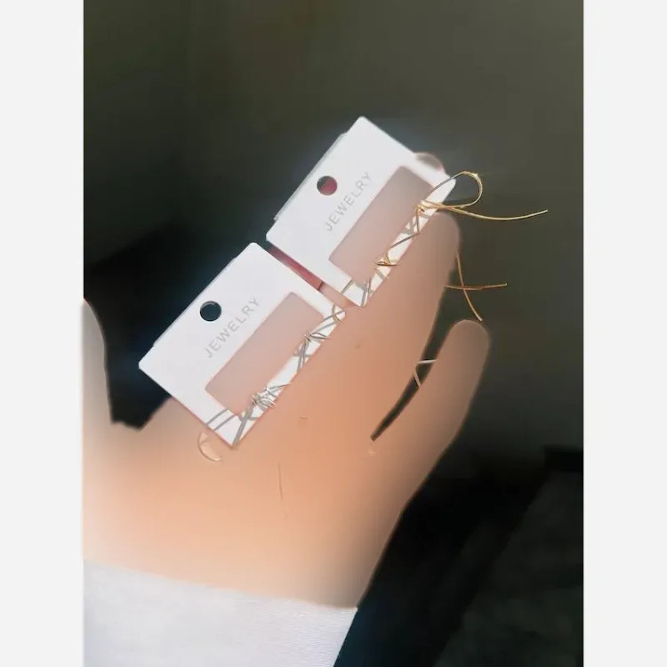 گوشواره مینیمال دخترانه طرح پاپیون
