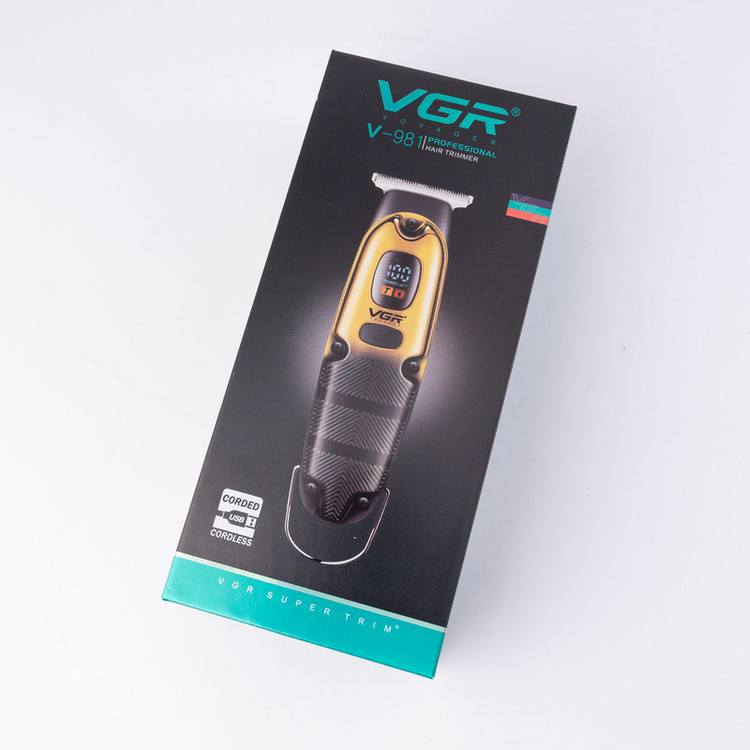 ماشین اصلاح موی صورت وی جی ار مدل V-981 با تیغه استیل ضد زنگ، عملکرد توربو، طراحی ارگونومیک، شارژ سریع 90 دقیقه و استفاده 150 دقیقه، دارای نمایشگر LED و 3 شانه اصلاح 1، 2 و 3 میلیمتری