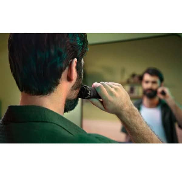 ماشین اصلاح موی صورت فیلیپس مدل MG7920 با باتری 1200 میلیآمپر، تیغه تریم، ضد آب و قابل استفاده زیر دوش، شارژ سریع USB و طراحی ارگونومیک با شانه قابل تنظیم دستی