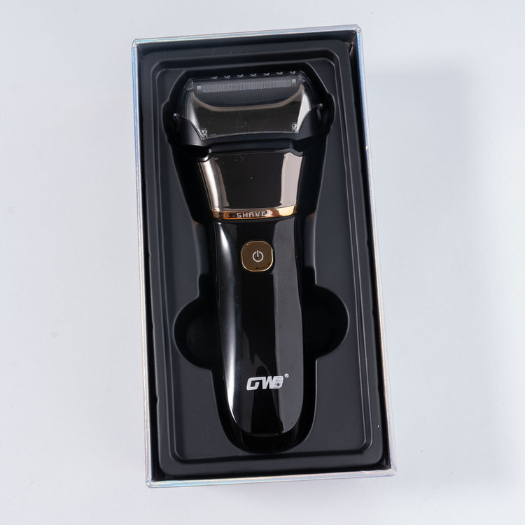 ماشین اصلاح موی صورت جی دبلیو مدل GW-9909، اصلاح به صورت صفر زن، نمایشگر وضعیت باتری، ضد آب، منبع انرژی با کابل USB، تکنولوژی اصلاح به صورت شیو فویلی، مدت زمان شارژ 120 دقیقه و مدت زمان استفاده پس از شارژ 80 دقیقه، بههمراه کابل شارژ USB، محافظ، برس