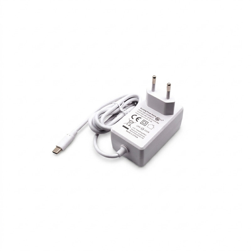 آداپتور برق ۵ ولت 4 آمپر مدل XSG-0504000HEU مناسب برای دستگاه‌های الکترونیکی با درگاه USB-C