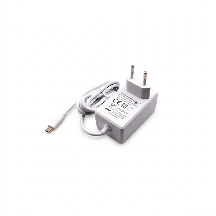 آداپتور برق ۵ ولت 4 آمپر مدل XSG-0504000HEU مناسب برای دستگاههای الکترونیکی با درگاه USB-C