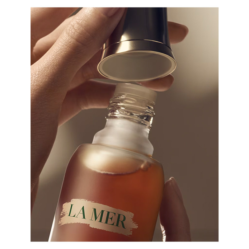 لوسیون مرطوب کننده دست و صورت لامر مدل rejuvenator مناسب انواع پوست حجم 100 میلی لیتر