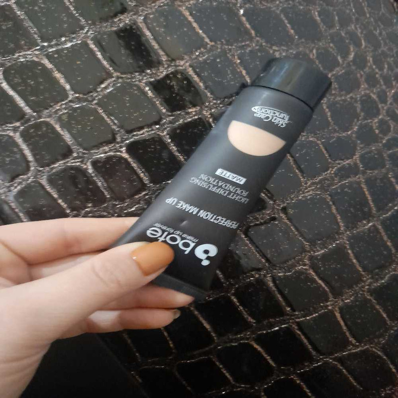 کرم پودر بوته مدل Foundation شماره 01 حجم 50 میلی لیتر