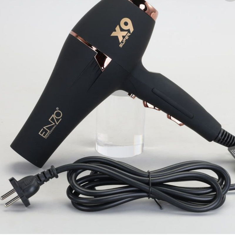سشوار حرفهای انزو پروفیشینال مدل X9 با موتور AC 2800 وات، فناوری تولید یون، المنت سرامیکی، تنظیم دما و سرعت در 2 حالت، پخش باد سرد، محافظت در برابر افزایش حرارت، همراه با دو سری متمرکزکننده هوا