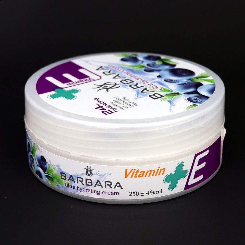 کرم مرطوب کننده و آبرسان باربارا مدل Three vitamins حجم 250 میلی لیتر مجموعه 3 عددی