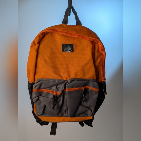 کوله پشتی روزمره زنانه و مردانه دیفکتو مدل پارچه پلیاستر با خودترمیمشونده و ضدآب کد DF 396